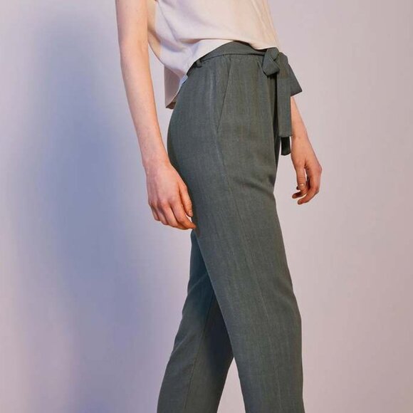 Dagg & Stacey Ivy Ivara Hig Rise Tapered Leg Pull On Tie Waist Ankle Pants - Picture 2 of 13